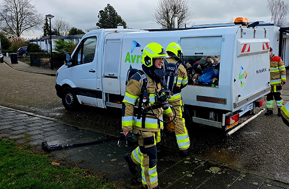 Afval in brand aan de Beukenlaan in Vuren