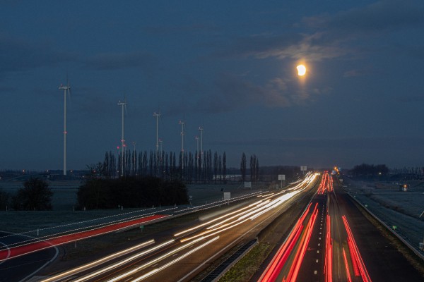 Veel vertraging door ongeval op de A15 bij Meteren