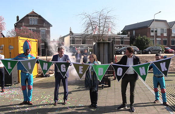 Feestelijke opening van vernieuwde stationsomgeving Geldermalsen