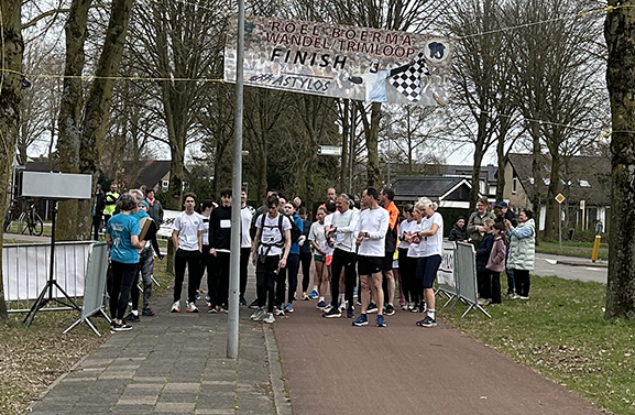 162 deelnemers tijdens de Roel Boerma wandel- en trimloop in Tiel