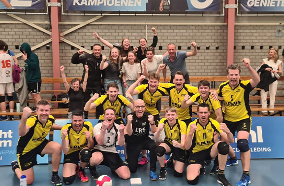 Volley Meerkerk’95 pakt promotie naar derde divisie via p/d-wedstrijden