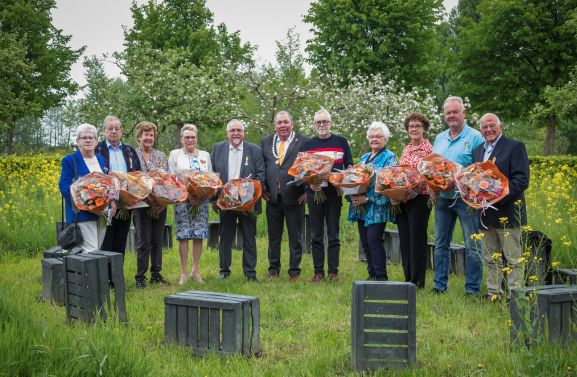 Tien onderscheidingen tijdens lintjesregen in Buren