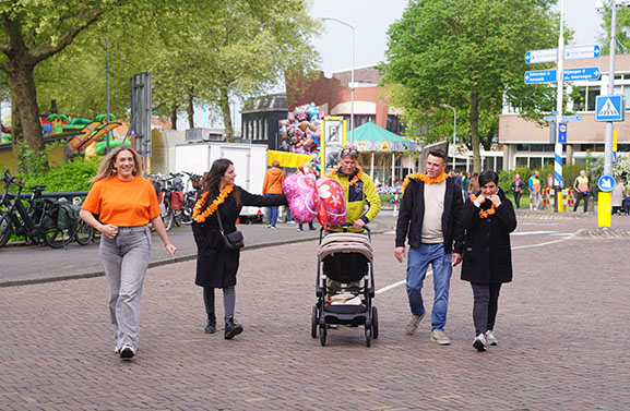 Koningsdag in de regio: Oranjegezind feest onder een stralende zon