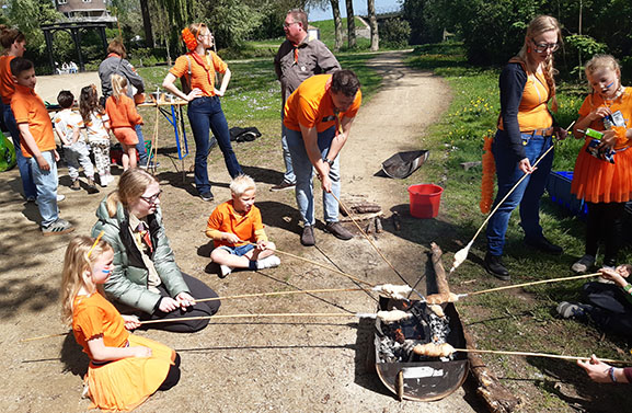 Koningsdag in de regio: Oranjegezind feest onder een stralende zon