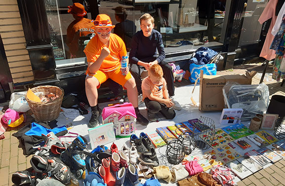 Koningsdag in de regio: Oranjegezind feest onder een stralende zon