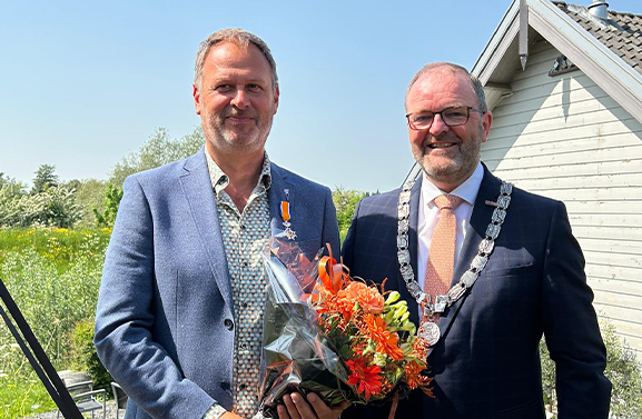 Koninklijke onderscheiding voor Peter tijdens heropening WO2-museum