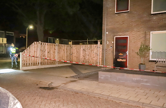 Explosie bij woning in Culemborg, schade aan voordeur