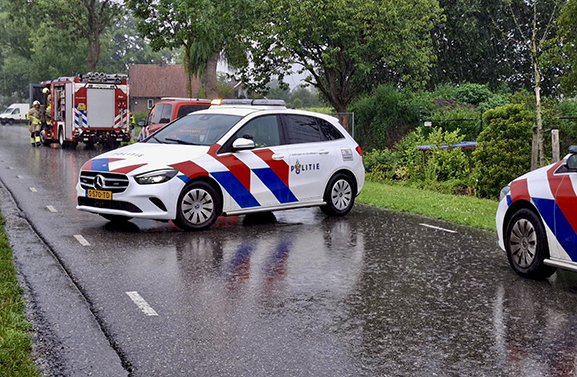 Middelgrote brand in loods met machines