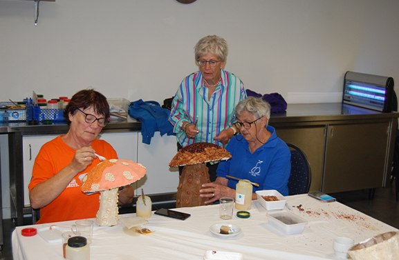Tiel en Drumpt volop in de weer met creatieve corsowagens