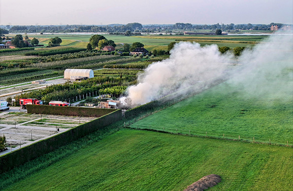 Buitenbrand zorgt voor veel rookontwikkeling en stankoverlast