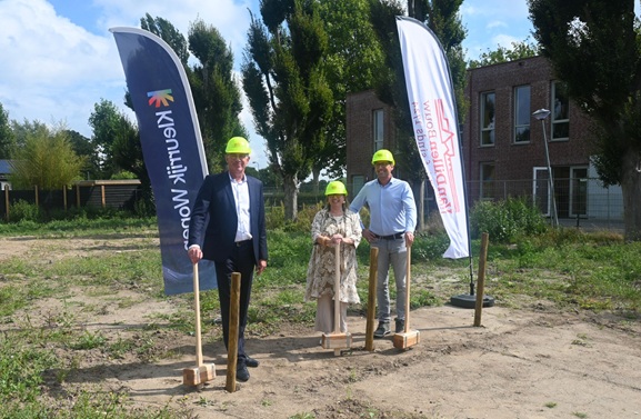 Bouw achttien woningen Heukelum van start