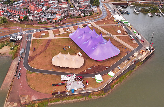 Voorbereidingen voor Appelpop op Waalkade begonnen