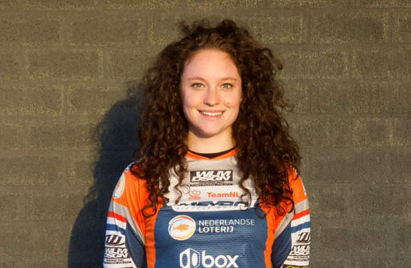 BMX-ster Judy  Baauw weer vol aan de bak na herstel gebroken duim