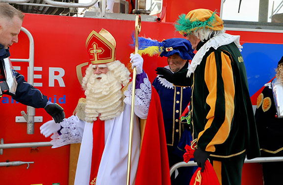 Sinterklaas feestelijk onthaald in Tiel