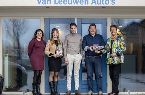 Van Leeuwen Auto’s wint All-in werkgeversprijs