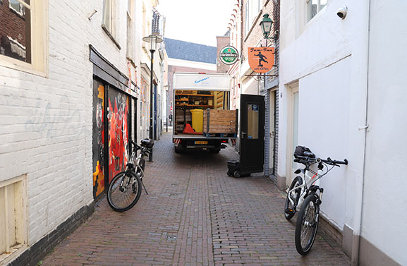 Hennepkwekerij aangetroffen in het Jodenstraatje in Tiel