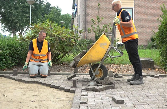 Bijna niemand wil meer stratenmaker worden