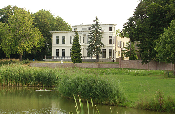 West Betuwe vindt koper voor voormalig gemeentehuis Asperen