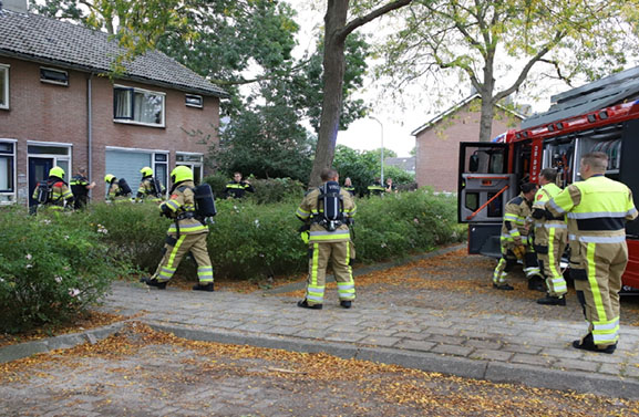 Brandend voorwerp door brievenbus gegooid bij woning in Tiel