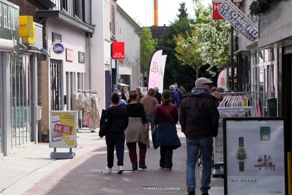 SRC op Straat: Hebben de inwoners van Geldermalsen last van hooikoorts?