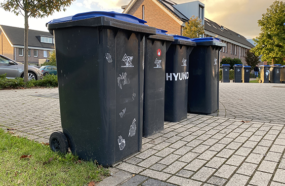 Avri: containers vroeger aan de weg en milieustraten eerder dicht