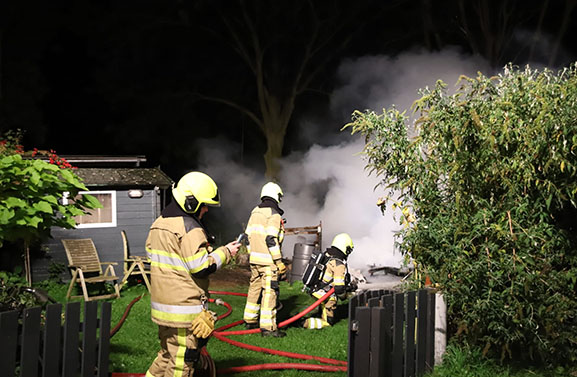 Stacaravan in brand bij de jachhaven aan de Helling in Culemborg