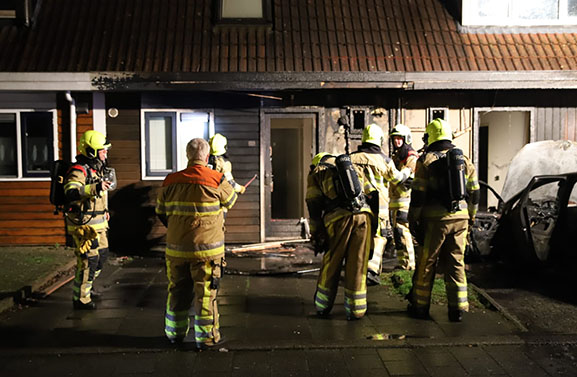 Schade aan twee woningen door autobrand in Culemborg