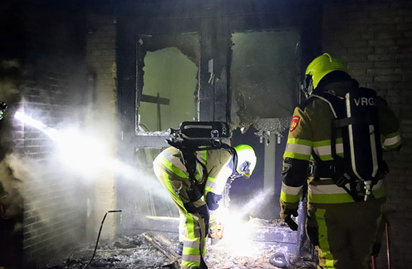 Buitenbrand bij korfbalvereniging SGV in Culemborg verwoest deuren
