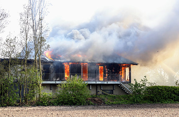 UPDATE: Grote brand bij pompoenenbedrijf De Terp in Erichem