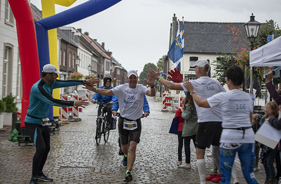 Rivierenland in actie voor mensen met kanker, Roparun door Tiel