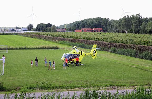 Kind aangereden op viaduct over de A2 bij Waardenburg