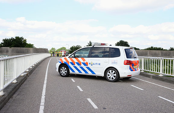 Kind aangereden op viaduct over de A2 bij Waardenburg