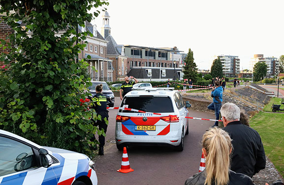 OM eist 2 jaar cel tegen Pool wegens inrijden op agent in Tiel