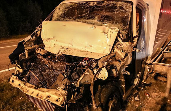 Chauffeur van bedrijf uit Ommeren zwaar gewond na ernstig ongeval