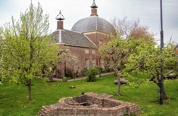 Lichtpuntje van hoop bij Hofje van Mevrouw van Aerden