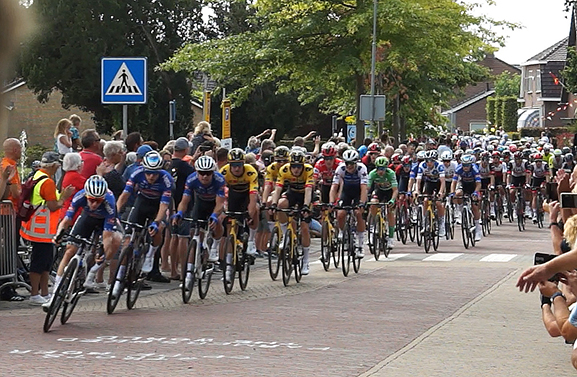 Tweede etappe van La Vuelta door Lienden