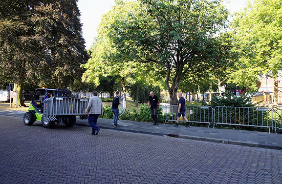 Voorbereidingen voor het leggen van de fruitmozaïeken in Tiel zijn begonnen