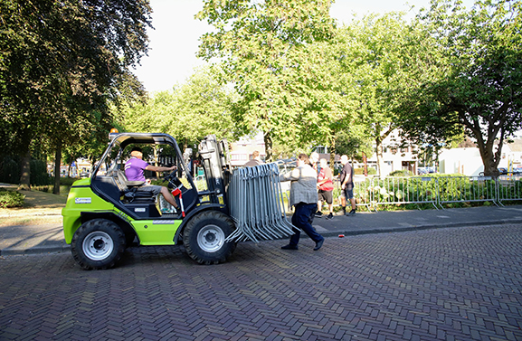 Voorbereidingen voor het leggen van de fruitmozaïeken in Tiel zijn begonnen