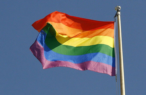 Tiel roept inwoners op massaal te regenboogvlaggen