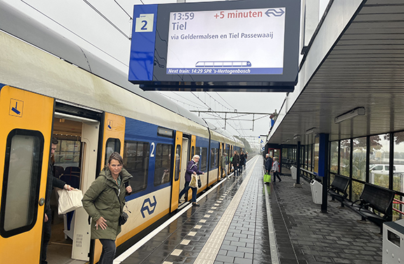 Treinverkeer in regio beperkt geraakt door storm Poly