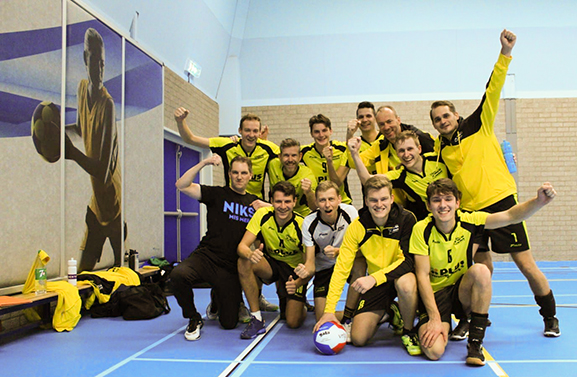 Volley Meerkerk’95 schrijft met winst in promotieklasse clubhistorie