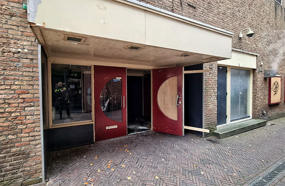 Koperdiefstal oude bios Tiel leidt tot waterschade in naastgelegen winkel