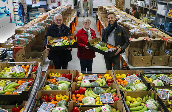 Van Kekem Fruit doneert fruit en groente aan voedselbank