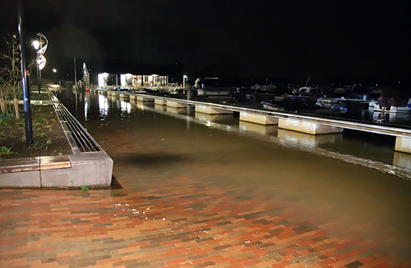 Flinke regenval: wateroverlast door stijgende Linge