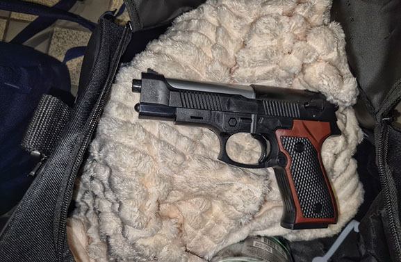 Man aangehouden voor wapenbezit bij station Tiel