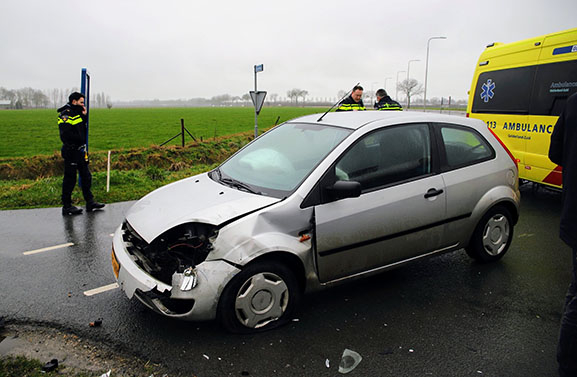 Man gewond bij botsing op Provincialeweg N320 bij Maurik