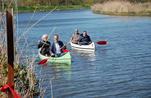 Nieuwe peddelroute over de Linge officieel geopend