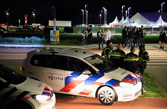 Gezellig feest op de Waalkade in Tiel eindigt in grote knokpartij