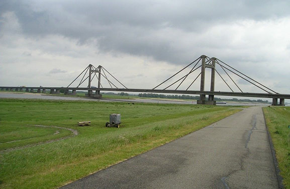 Omleiding verkeer van en naar Tiel vanwege afsluiting Prins WA-brug