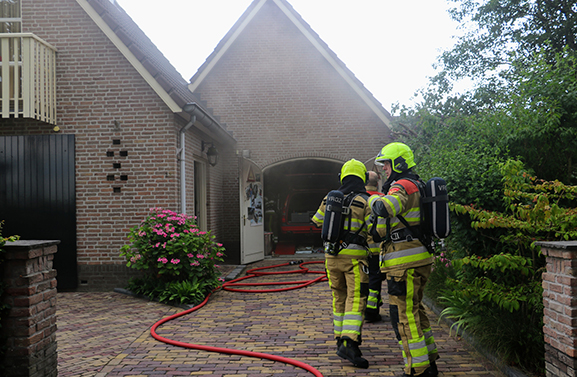Brand in garage bij woning in Tricht